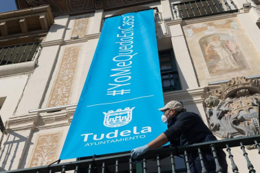 Esta pandemia provocada por el Covid-19 nos ha dejado imágenes únicas de nuestras ciudades y pueblos. Momentos que han captado nuestros fotoperiodistas y que resumen el impacto que esta enfermedad está provocando en Navarra