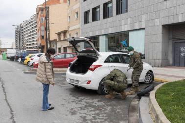 Esta pandemia provocada por el Covid-19 nos ha dejado imágenes únicas de nuestras ciudades y pueblos. Momentos que han captado nuestros fotoperiodistas y que resumen el impacto que esta enfermedad está provocando en Navarra