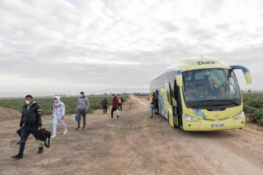 Esta pandemia provocada por el Covid-19 nos ha dejado imágenes únicas de nuestras ciudades y pueblos. Momentos que han captado nuestros fotoperiodistas y que resumen el impacto que esta enfermedad está provocando en Navarra