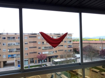 El pañuelo de San Fermín este sábado en todas las ventanas de Navarra. Esa es la idea con la que la capilla de San Fermín hace un llamamiento con motivo del cuarto peldaño de la escalera, este 4 de abril,