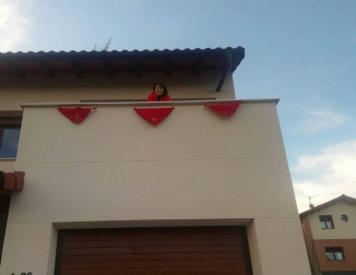 El pañuelo de San Fermín este sábado en todas las ventanas de Navarra. Esa es la idea con la que la capilla de San Fermín hace un llamamiento con motivo del cuarto peldaño de la escalera, este 4 de abril,