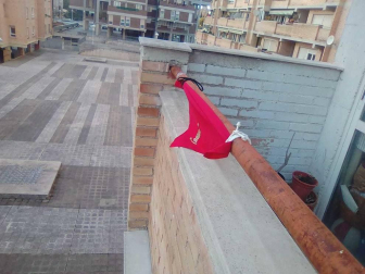 El pañuelo de San Fermín este sábado en todas las ventanas de Navarra. Esa es la idea con la que la capilla de San Fermín hace un llamamiento con motivo del cuarto peldaño de la escalera, este 4 de abril,