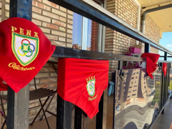El pañuelo de San Fermín este sábado en todas las ventanas de Navarra. Esa es la idea con la que la capilla de San Fermín hace un llamamiento con motivo del cuarto peldaño de la escalera, este 4 de abril,