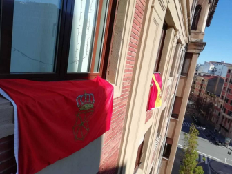 El pañuelo de San Fermín este sábado en todas las ventanas de Navarra. Esa es la idea con la que la capilla de San Fermín hace un llamamiento con motivo del cuarto peldaño de la escalera, este 4 de abril,