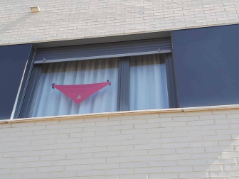 El pañuelo de San Fermín este sábado en todas las ventanas de Navarra. Esa es la idea con la que la capilla de San Fermín hace un llamamiento con motivo del cuarto peldaño de la escalera, este 4 de abril,