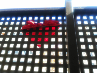 El pañuelo de San Fermín este sábado en todas las ventanas de Navarra. Esa es la idea con la que la capilla de San Fermín hace un llamamiento con motivo del cuarto peldaño de la escalera, este 4 de abril,