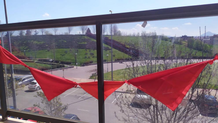 El pañuelo de San Fermín este sábado en todas las ventanas de Navarra. Esa es la idea con la que la capilla de San Fermín hace un llamamiento con motivo del cuarto peldaño de la escalera, este 4 de abril,