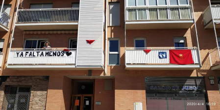 El pañuelo de San Fermín este sábado en todas las ventanas de Navarra. Esa es la idea con la que la capilla de San Fermín hace un llamamiento con motivo del cuarto peldaño de la escalera, este 4 de abril,