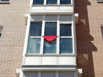 El pañuelo de San Fermín este sábado en todas las ventanas de Navarra. Esa es la idea con la que la capilla de San Fermín hace un llamamiento con motivo del cuarto peldaño de la escalera, este 4 de abril,