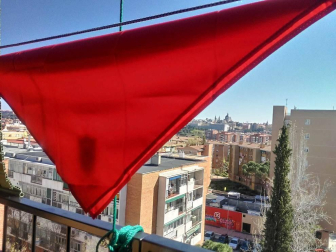 El pañuelo de San Fermín este sábado en todas las ventanas de Navarra. Esa es la idea con la que la capilla de San Fermín hace un llamamiento con motivo del cuarto peldaño de la escalera, este 4 de abril,