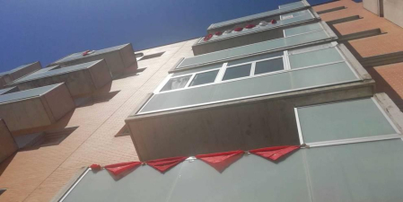 El pañuelo de San Fermín este sábado en todas las ventanas de Navarra. Esa es la idea con la que la capilla de San Fermín hace un llamamiento con motivo del cuarto peldaño de la escalera, este 4 de abril,