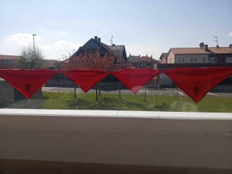 El pañuelo de San Fermín este sábado en todas las ventanas de Navarra. Esa es la idea con la que la capilla de San Fermín hace un llamamiento con motivo del cuarto peldaño de la escalera, este 4 de abril,