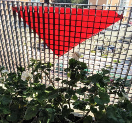 El pañuelo de San Fermín este sábado en todas las ventanas de Navarra. Esa es la idea con la que la capilla de San Fermín hace un llamamiento con motivo del cuarto peldaño de la escalera, este 4 de abril,