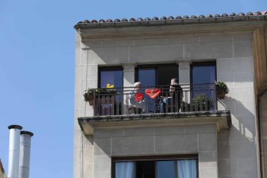 El pañuelo de San Fermín este sábado en todas las ventanas de Navarra. Esa es la idea con la que la capilla de San Fermín hace un llamamiento con motivo del cuarto peldaño de la escalera, este 4 de abril,