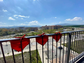 El pañuelo de San Fermín este sábado en todas las ventanas de Navarra. Esa es la idea con la que la capilla de San Fermín hace un llamamiento con motivo del cuarto peldaño de la escalera, este 4 de abril,
