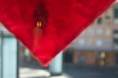 El pañuelo de San Fermín este sábado en todas las ventanas de Navarra. Esa es la idea con la que la capilla de San Fermín hace un llamamiento con motivo del cuarto peldaño de la escalera, este 4 de abril,