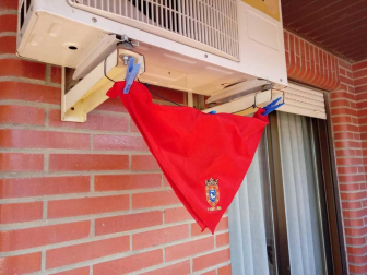 El pañuelo de San Fermín este sábado en todas las ventanas de Navarra. Esa es la idea con la que la capilla de San Fermín hace un llamamiento con motivo del cuarto peldaño de la escalera, este 4 de abril,