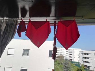 El pañuelo de San Fermín este sábado en todas las ventanas de Navarra. Esa es la idea con la que la capilla de San Fermín hace un llamamiento con motivo del cuarto peldaño de la escalera, este 4 de abril,