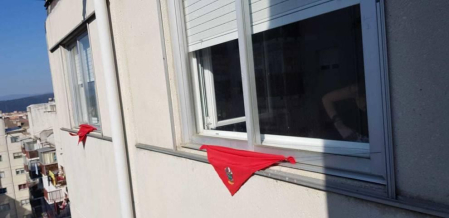 El pañuelo de San Fermín este sábado en todas las ventanas de Navarra. Esa es la idea con la que la capilla de San Fermín hace un llamamiento con motivo del cuarto peldaño de la escalera, este 4 de abril,