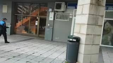 Vídeo: La Policía Municipal de Zizur Mayor felicita a una niña