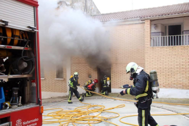 Las llamas afectaron a una casa que se utiliza como segunda residencia y cuyos dueños, de Pamplona, no se encontraban en el interior en el momento del suceso.
