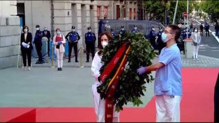 Vídeo: Madrid rinde homenaje a los 'héroes' que luchan contra el Covid-19 en su comunidad