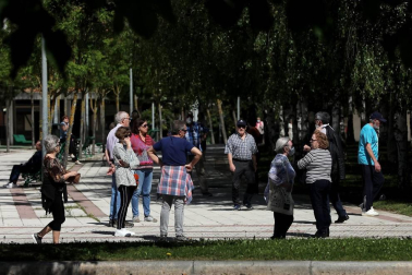 Imágenes de las jornadas del 2 y 3 de mayo, en las que los navarros han salido a la calle a pasear y hacer deporte entre las 6 y las 10 de la mañana, y las 20 y las 23 de la noche.