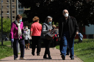Imágenes de las jornadas del 2 y 3 de mayo, en las que los navarros han salido a la calle a pasear y hacer deporte entre las 6 y las 10 de la mañana, y las 20 y las 23 de la noche.