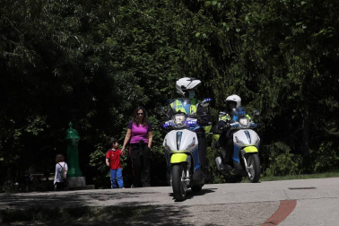 Imágenes de las jornadas del 2 y 3 de mayo, en las que los navarros han salido a la calle a pasear y hacer deporte entre las 6 y las 10 de la mañana, y las 20 y las 23 de la noche.