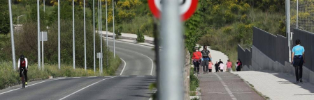 Imágenes de la jornada del 2 de mayo, en la que los navarros pueden salir a la calle a pasear y hacer deporte entre las 6 y las 10 de la mañana, y las 20 y las 23 de la noche.