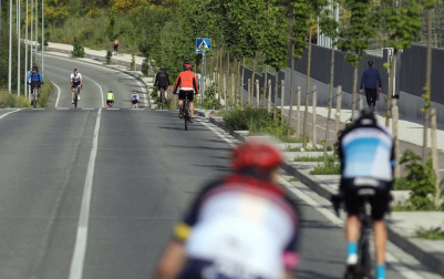 Imágenes de la jornada del 2 de mayo, en la que los navarros pueden salir a la calle a pasear y hacer deporte entre las 6 y las 10 de la mañana, y las 20 y las 23 de la noche.