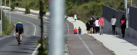 Imágenes de la jornada del 2 de mayo, en la que los navarros pueden salir a la calle a pasear y hacer deporte entre las 6 y las 10 de la mañana, y las 20 y las 23 de la noche.