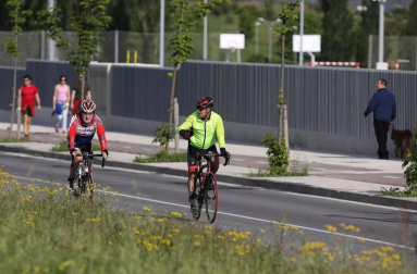 Imágenes de la jornada del 2 de mayo, en la que los navarros pueden salir a la calle a pasear y hacer deporte entre las 6 y las 10 de la mañana, y las 20 y las 23 de la noche.
