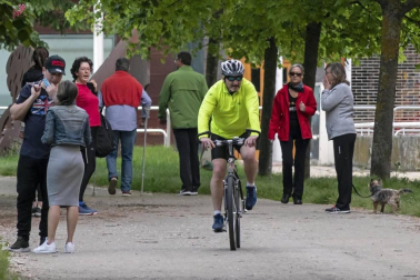 Imágenes de la jornada del 2 de mayo, en la que los navarros pueden salir a la calle a pasear y hacer deporte entre las 6 y las 10 de la mañana, y las 20 y las 23 de la noche.