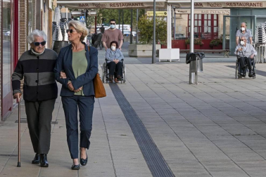 Imágenes de la jornada del 2 de mayo, en la que los navarros pueden salir a la calle a pasear y hacer deporte entre las 6 y las 10 de la mañana, y las 20 y las 23 de la noche.
