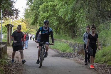 Imágenes de la jornada del 2 de mayo, en la que los navarros pueden salir a la calle a pasear y hacer deporte entre las 6 y las 10 de la mañana, y las 20 y las 23 de la noche.