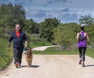 Imágenes de la jornada del 2 de mayo, en la que los navarros pueden salir a la calle a pasear y hacer deporte entre las 6 y las 10 de la mañana, y las 20 y las 23 de la noche.