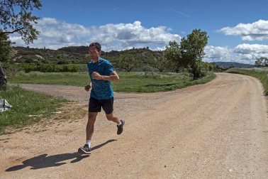 Imágenes de la jornada del 2 de mayo, en la que los navarros pueden salir a la calle a pasear y hacer deporte entre las 6 y las 10 de la mañana, y las 20 y las 23 de la noche.