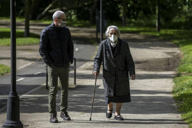 Imágenes de la jornada del 2 de mayo, en la que los navarros pueden salir a la calle a pasear y hacer deporte entre las 6 y las 10 de la mañana, y las 20 y las 23 de la noche.