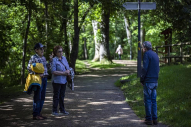 Imágenes de la jornada del 2 de mayo, en la que los navarros pueden salir a la calle a pasear y hacer deporte entre las 6 y las 10 de la mañana, y las 20 y las 23 de la noche.