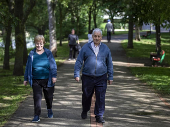 Imágenes de la jornada del 2 de mayo, en la que los navarros pueden salir a la calle a pasear y hacer deporte entre las 6 y las 10 de la mañana, y las 20 y las 23 de la noche.