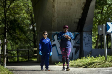 Imágenes de la jornada del 2 de mayo, en la que los navarros pueden salir a la calle a pasear y hacer deporte entre las 6 y las 10 de la mañana, y las 20 y las 23 de la noche.