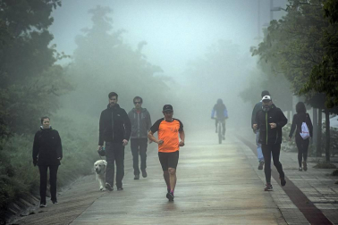 Imágenes de la jornada del 2 de mayo, en la que los navarros pueden salir a la calle a pasear y hacer deporte entre las 6 y las 10 de la mañana, y las 20 y las 23 de la noche.