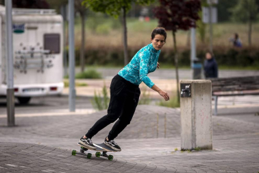 Imágenes de la jornada del 2 de mayo, en la que los navarros pueden salir a la calle a pasear y hacer deporte entre las 6 y las 10 de la mañana, y las 20 y las 23 de la noche.