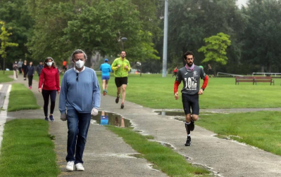 Imágenes de la jornada del 2 de mayo, en la que los navarros pueden salir a la calle a pasear y hacer deporte entre las 6 y las 10 de la mañana, y las 20 y las 23 de la noche.