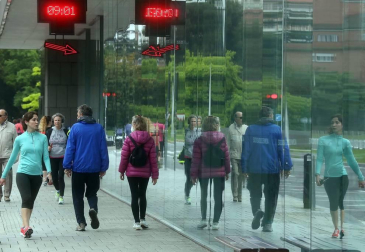 Imágenes de la jornada del 2 de mayo, en la que los navarros pueden salir a la calle a pasear y hacer deporte entre las 6 y las 10 de la mañana, y las 20 y las 23 de la noche.