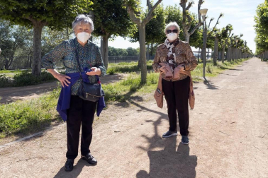 Imágenes de la jornada del 2 de mayo, en la que los navarros pueden salir a la calle a pasear y hacer deporte entre las 6 y las 10 de la mañana, y las 20 y las 23 de la noche.