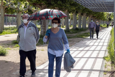 Imágenes de la jornada del 2 de mayo, en la que los navarros pueden salir a la calle a pasear y hacer deporte entre las 6 y las 10 de la mañana, y las 20 y las 23 de la noche.