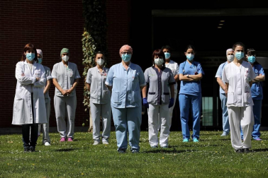 Chivite ha encabezado una concentración que ha tenido lugar ante el Palacio de Navarra, mientras que los sanitarios se han congregado en el exterior del Complejo Hospitalario de Navarra