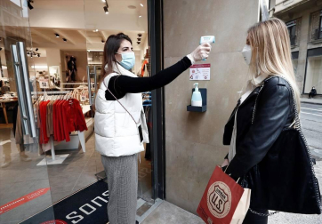 Este lunes, Navarra ha entrado en la fase 1 de la desescalada y numerosos comercios y terrazas de toda la Comunidad foral han reabierto sus puertas.